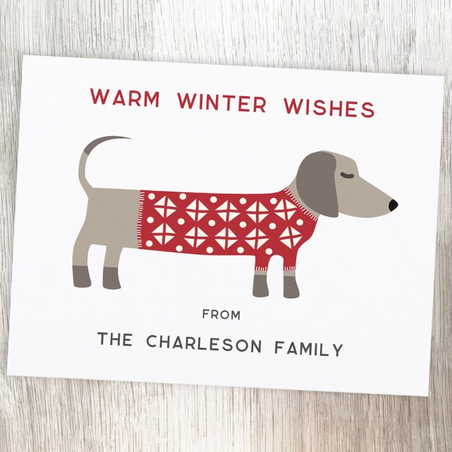 Cartão Postal De Festividades Diversão Dachshund Dog (Dachshund Sausage or Wiener dog in a red and white festive sweater on a Holiday postcard)