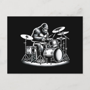 Cartão Postal De Festividades Drummer Bigfoot Sasquatch Tocando Tambores Músico