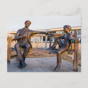 Cartão Postal De Festividades Estátua de bronze de jovem e velho conversando
