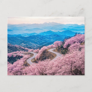Cartão Postal De Festividades Estradas através da paisagem montanhosa com Che fl