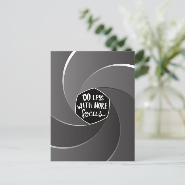 Cartão Postal De Festividades Faça menos com mais foco (Em pé/Frente)