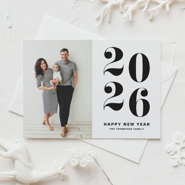 Cartão Postal De Festividades Feliz ano novo de Fotografia em Negrito 2022 (Ring in 2026 with this black and white Happy New Year Postcard featuring retro bold typography.)