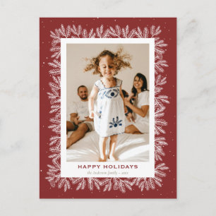 Cartão Postal De Festividades Feliz Foto da Neve Vermelha com Pine Vermelha Pers