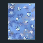Cartão Postal De Festividades Feliz Hanukkah Challing Stars and Dreidels<br><div class="desc">Você está vendo a coleção de Design Lee Hiller. Roupa,  Ofertas e Coleções Lee Hiller Fotografia ou Coleção de Arte Digital. Você pode ver sua fotografia da Nature em http://HikeOurPlanet.com/ e seguir seu blog de caminhada no Hot Primavera National Park.</div>