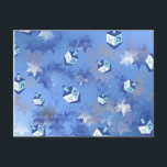 Cartão Postal De Festividades Feliz Hanukkah Falling Star e Dreidels<br><div class="desc">Você está vendo a coleção de Design Lee Hiller. Roupa,  Ofertas e Coleções Lee Hiller Fotografia ou Coleção de Arte Digital. Você pode ver sua fotografia da Nature em http://HikeOurPlanet.com/ e seguir seu blog de caminhada no Hot Primavera National Park.</div>