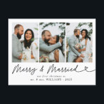 Cartão Postal De Festividades Feliz moderna e Natal casado Foto de Natal<br><div class="desc">Enviar cartões de natal festivos com nossa Feliz moderna e Cartão-postal de Natal de Casamento Casado! Apresentando uma querida foto de casamento ao lado da alegre mensagem de Feliz e casado em tipografia moderna e elegante, este postal captura lindamente o calor de sua primeira temporada de festas como recém-casados. A...</div>