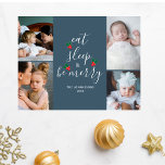 Cartão Postal De Festividades Feliz Natal da Colagem de Fotos Quatro<br><div class="desc">Cartão-postal com modelo de Foto de Natal bonito, com texto festivo divertido num moderno roteiro de caligrafia elegante que diz "comer, dormir e ser feliz". Há uma ilustração aquosa de um holly vermelho e verde entre o texto que se parece com uma árvore de Natal! Sobre o fundo azul celeste....</div>