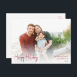 Cartão Postal De Festividades Férias Modernas Felizes | Foto Vermelha Completa<br><div class="desc">Este cartão postal de férias moderno Feliz Férias | foto vermelha completa é perfeito para o seu cartão de felicitações de férias minimalista shabby chic boho vermelho e branco. A caligrafia manuscrita caprichosa minimalista é delicada e rústica, mantendo-se elegante e sofisticada. Você descobrirá que tudo sobre este produto é editável,...</div>