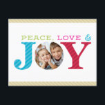 Cartão Postal De Festividades FOTO DA FAMÍLIA JOY simples, corajoso, vermelho co<br><div class="desc">por kat massard >> www.simplysweetpaperie.com <<< Enviar e enviar mensagem especial extra com estilo e pizzazz este ano... Personalizado com seus detalhes e fotos meus produtos de férias modernos certamente se destacarão do elogio que seus amigos e familiares receberão nesta temporada e farão uma lembrança especial que será apreciada muito...</div>