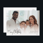 Cartão Postal De Festividades Foto de Cheio de Script de Natal Moderno<br><div class="desc">Este cartão postal de cheio de Natal moderno é perfeito para o seu cartões de natal preto e branco de chique minimalista. A caligrafia manuscrita branca é delicada e rústica enquanto permanece elegante e elegante. A design reflete um simples dia de inverno todo-branco e evoca memórias de uma vida mais...</div>