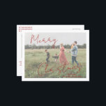 Cartão Postal De Festividades Foto de Script Russo no Natal Moderno<br><div class="desc">Cartaz de Natal com fotos modernas, com um design simples e mínimo com "Feliz Natal" em um roteiro elegante e vermelho rústico sobre sua foto favorita junto com seu nome de família. O modelo inclui uma camada branca para ajudar o texto a se destacar sobre sua foto e pode ser...</div>