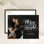 Cartão Postal De Festividades Foto moderna da caligrafia negra feliz e brilhante<br><div class="desc">Cartão-postal de Natal Moderno para Caligrafia Preta feliz e Brilhante. Mande Cartões de natal para seus entes queridos com este Cartão Feriado Festivo e Moderno. Todos os textos estão pré-organizados para que você personalize fácil e rapidamente com seus próprios detalhes. Feliz Feriados!</div>
