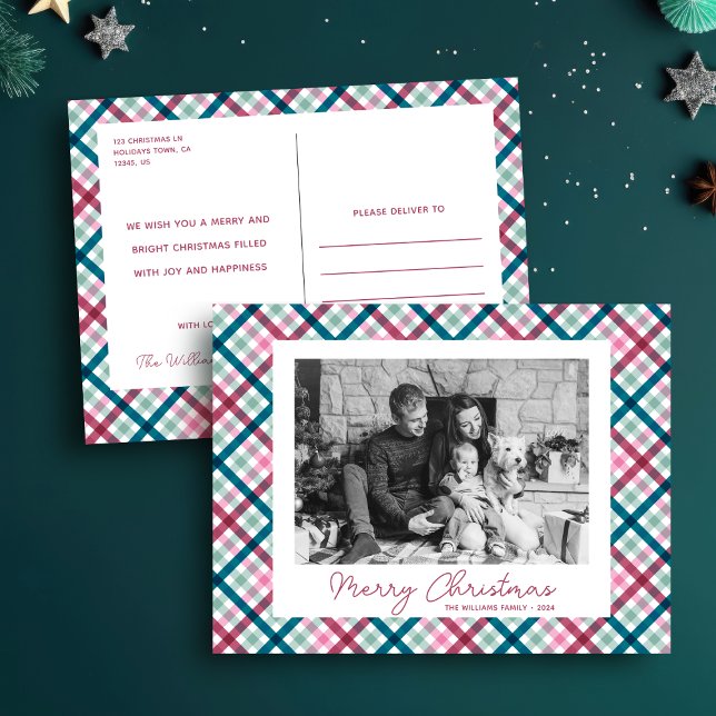 Cartão Postal De Festividades Foto simples da família moderna Feliz Natal (Modern Christmas Gingham Photo black and white template postcard. Magenta, Blue, Pink, Mint, Green)