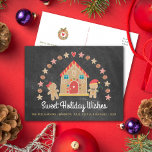 Cartão Postal De Festividades Gingerbird House Cookie Sweet Desejo Chalkboard<br><div class="desc">"Feriado Doce Deseja". Uma casa giro e chata, moça de pão-de-gengibre e menino, estrelas, corações e doces, juntamente com a tipografia brincalhona, sobrepõem um fundo de painéis de de cinza de carvão negro e o ajudam a lançar na temporada de festas de festas. Uma doce coroa de biscoitos e sua...</div>