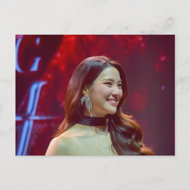 Cartão Postal De Festividades Ginny Natnicha (Frente)