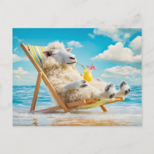Cartão Postal De Festividades Ilustração de ovelha em cadeira de convés com coqu