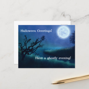 Cartão Postal De Festividades Lua de Halloween à noite em tons de azul e verde