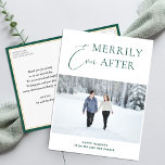 Cartão Postal De Festividades Merrivelmente Depois Da Foto De Natal Do Script Ve<br><div class="desc">Merrivelmente Depois Do Cartão-Postal De Férias Moderno De Natal Com Script Verde. Envie cartões de natal personalizáveis e personalizados a amigos, colegas e familiares em cartões postais simples, chicos, elegantes e modernos, ao estilo minimalista e festivo! Abaixo, a caligrafia apresenta sua mensagem de saudação personalizada na tipografia moderna. Todos os...</div>