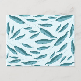 Cartão Postal De Festividades Narwhal no Padrão do Oceano Azul