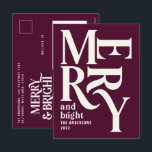 Cartão Postal De Festividades Natal moderno e simples e feliz<br><div class="desc">O moderno e mínimo tradicional retrô tradicional da tipografia gráfica de burgundy feliz cartão de Natal. Parte de uma coleção de feriados divertida.</div>