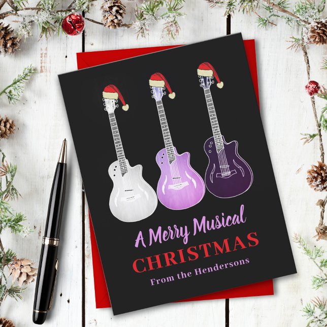 Cartão Postal De Festividades Natal para apresentadores personalizados de música (Personalized music lovers merry christmas Funny pink guitars wearing Santa hats holiday card)