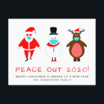 Cartão Postal De Festividades Papais noeis Snowman Reindeer Mask Engraçado Peace<br><div class="desc">Cartaz de Natal e Anos novos engraçados celebrando o final para um ano difícil. Um boneco de neve, Papai Noel e renas estão vestindo máscaras de rosto sobre "Peace Out 2020!" em tipografia vermelha divertida. Você pode personalizar a mensagem "Peace Out", o cartões de natal (inicialmente definido como "Feliz Natal...</div>
