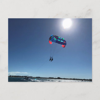 Cartão Postal De Festividades Paraseando na praia