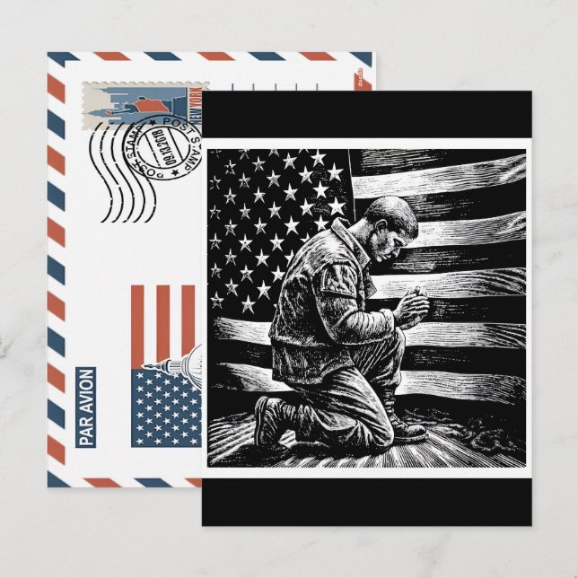 Cartão Postal De Festividades Patriotic Soldier Holding US Flag Postcard (Frente/Verso)