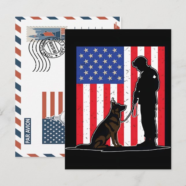 Cartão Postal De Festividades Patriotic Soldier Holding US Flag Postcard (Frente/Verso)