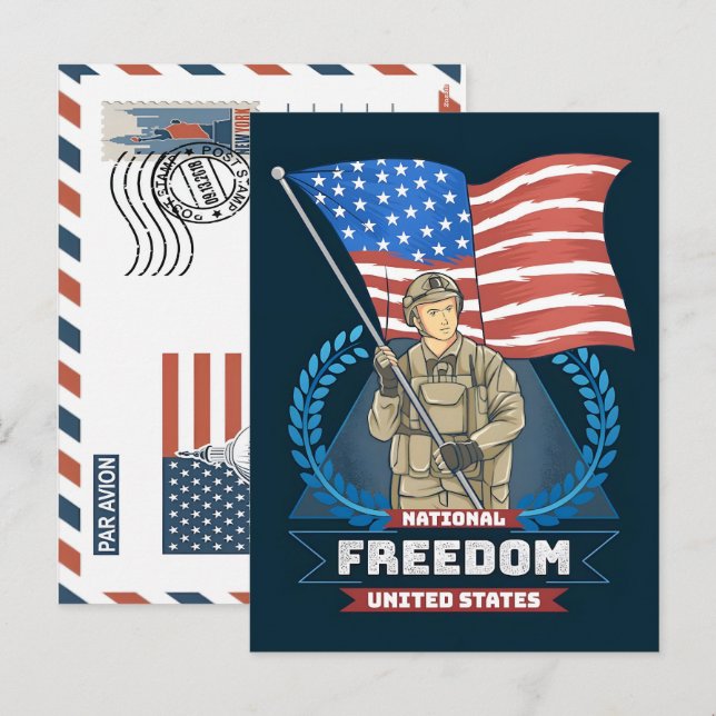 Cartão Postal De Festividades Patriotic Soldier Holding US Flag Postcard (Frente/Verso)