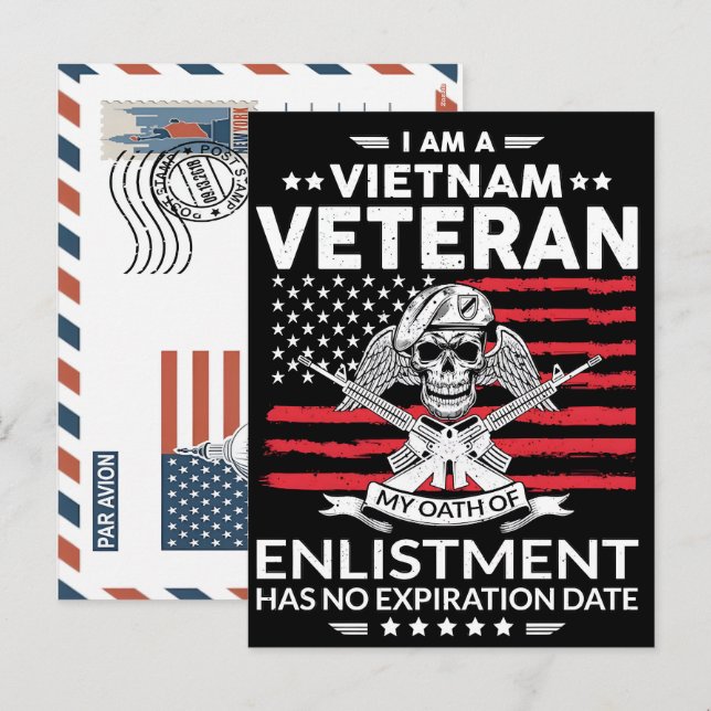 Cartão Postal De Festividades Patriotic Soldier Holding US Flag Postcard (Frente/Verso)