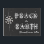Cartão Postal De Festividades Paz em Chalkboard na Terra Boa vontade em direção<br><div class="desc">Chalkboard Peace on Earth Goodwill em direção ao Man Snowflake</div>