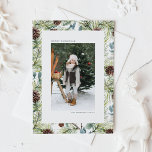 Cartão Postal De Festividades Pine de Aquarela e Pine Cones Foto de Natal<br><div class="desc">JOY | Envie suas cartões de natal quentes com este cartão postal de Natal personalizável. Apresenta agulhas de pinheiro de aquarela, folhas de eucalipto e pinecones. Personalize este cartão de feriado verde adicionando seus detalhes. Este cartão postal de Natal com fotografia está disponível em outros estoques de cartão. Itens correspondentes...</div>