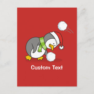 Cartão Postal De Festividades Pinguim de Natal ganhando uma bola de neve