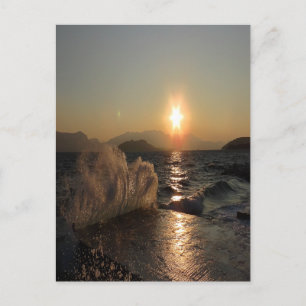 Cartão Postal De Festividades Pôr do Sol no Quebra-Mar na Croácia – Ondas da Bur
