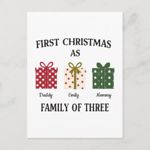 Cartão Postal De Festividades Primeiro Natal como Família de Três Presentes