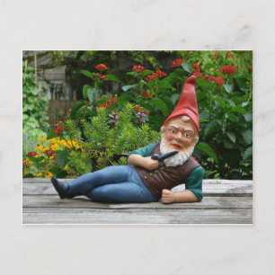 Cartão Postal De Festividades Relaxando o Gnome com o Boné de Papais noeis