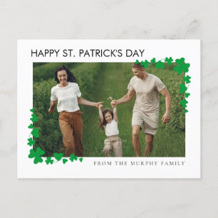 Cartão Postal De Festividades Rua de shamrock minimalista.