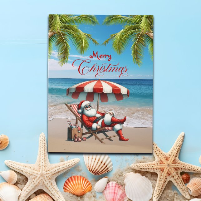 Cartão Postal De Festividades Santa under a Beach Umbrella Christmas (Criador carregado)