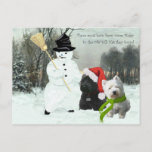 Cartão Postal De Festividades Scottie e Westie com Snowman<br><div class="desc">Um Chapéu Mágico!  O boneco de neve deles começou a dançar!  Scottie e Westie desfrutando da terra maravilhosa do inverno sobre roupas,  novidade e presentes criados da minha obra de arte original.</div>