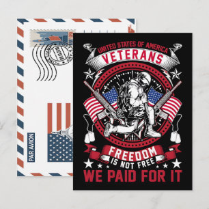 Cartão Postal De Festividades Soldado Patriótico Segurando a Bandeira dos EUA Ca