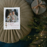 Cartão Postal De Festividades Tipografia de Foto de Natal Feliz do Nutcracker Mo<br><div class="desc">Tem certeza de espalhar a alegria do feriado com o Cartaz de Natal Merry Nutcracker! Este cartão-postal é perfeito para enviar aos entes queridos desejos de férias alegres. A tipografia festiva na burgundy sobressai no cartão e é acentuada por um pirata de aquarela, fazer esta peça encantadoramente festiva. Personalize ainda...</div>