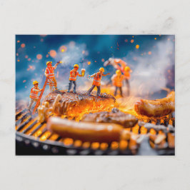 Cartão Postal De Festividades trabalhadores miniatura que grelham salsichas e co