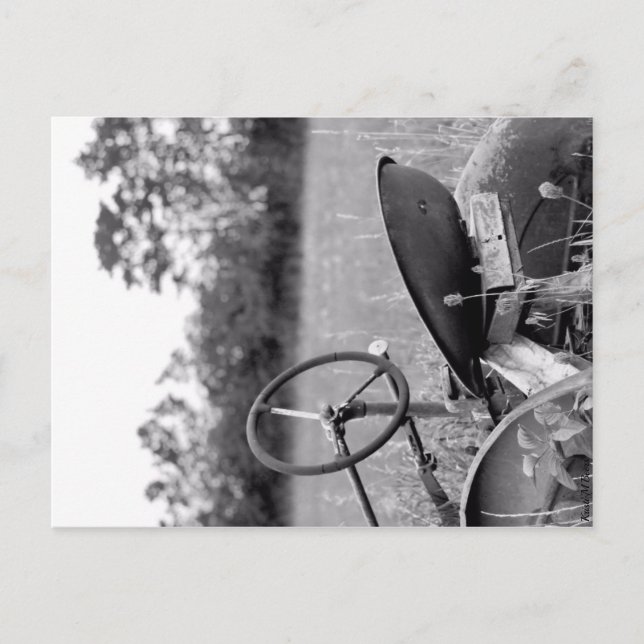 Cartão Postal De Festividades Trator na Grama Longa (Frente)