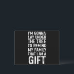 Cartão Postal De Festividades Vai Deitar-Se Sob Os Presentes Da Família Xmas Da<br><div class="desc">Vai Deitar-Se Sob Os Presentes Da Família Xmas Da Árvore</div>