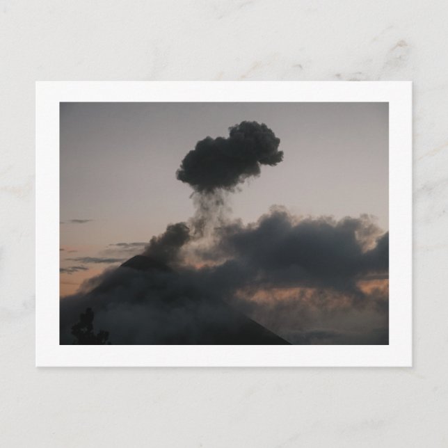 Cartão Postal De Festividades Vulkan Fuego in Guatemala (Frente)