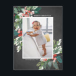 Cartão Postal De Festividades Watercolor Hollies Faux Chalkboard Foto de Natal<br><div class="desc">Mande seus entes queridos animarem esta temporada com este lindo cartão postal de Natal rústico. Apresenta colores de aquarelas, sotaques de folha de ouro falsos, padrões de férias festivos correspondentes, papel de quadro fino e tipografia moderna. Os textos são perfeitamente editáveis. Personalize este cartão postal de Natal holly adicionando sua...</div>