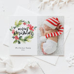 Cartão Postal De Festividades Watercolor Holly Wreath Feliz Foto de Natal<br><div class="desc">Envie seus desejos de feriado para amigos e família com este cartão postal de Natal personalizável. Este cartão de Natal ilustrado apresenta uma coroa de água oca. Personalize adicionando seus detalhes. Este cartão-postal de Natal verde está disponível em outras cores e estoque de papelão. Itens correspondentes estão disponíveis.</div>