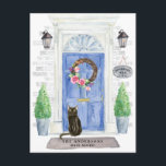 Cartão postal de lançamento de movimento de gata B<br><div class="desc">Anuncie seu novo discurso com nosso anúncio de na moda com um gato Bombaim,  porta azul,  tapete de boas-vindas,  tabuleiro,  topiários e uma coroa floral em um fundo de tijolo de cinza.</div>
