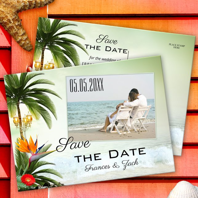 Cartão postal de salvar a data de foto de praia tr (Save the Date postcard with your photo on a tropical turquoise beach with palm trees and flowers)